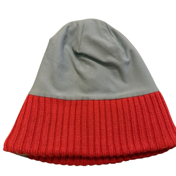 Under Armour Women’s/Unisex Vibrant Red Cable Knit Cuffed Beanie Comfy Warm - Picture 5 of 6